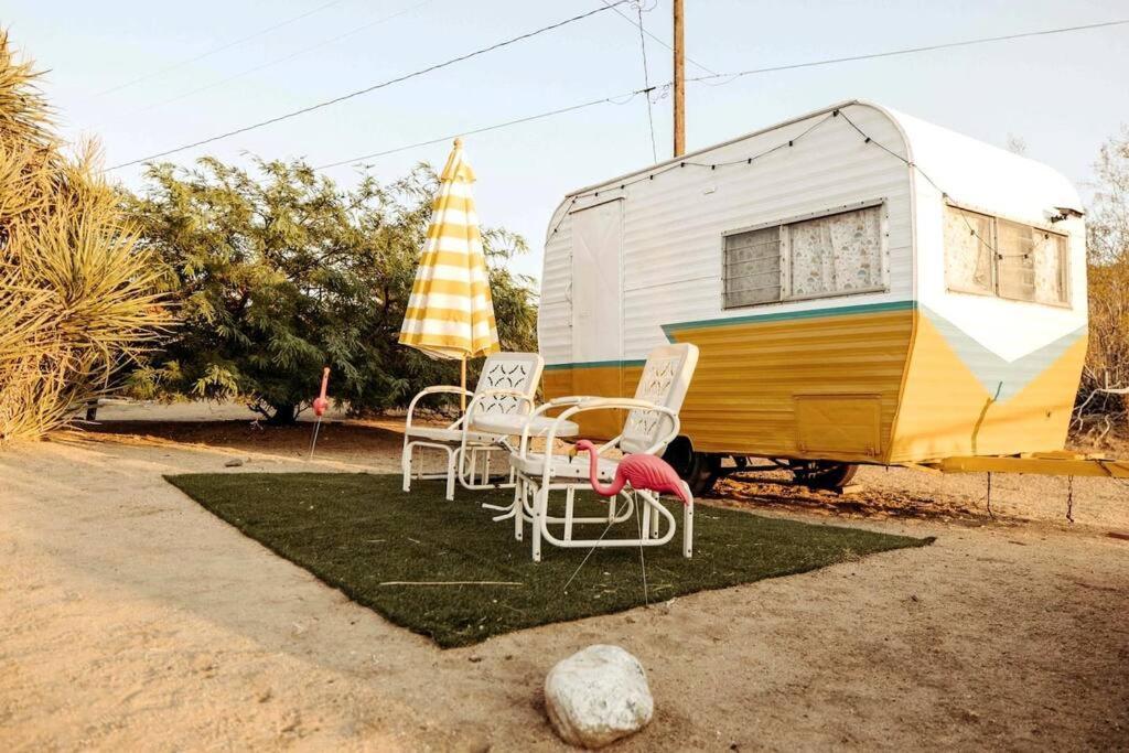 Cozy Rustic Minutes To Nat'l Park * Joshua Tree