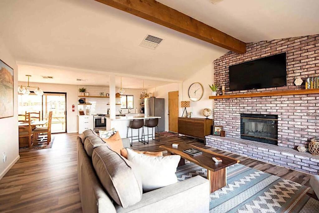 Cozy Rustic Minutes To Nat'l Park Holiday home *