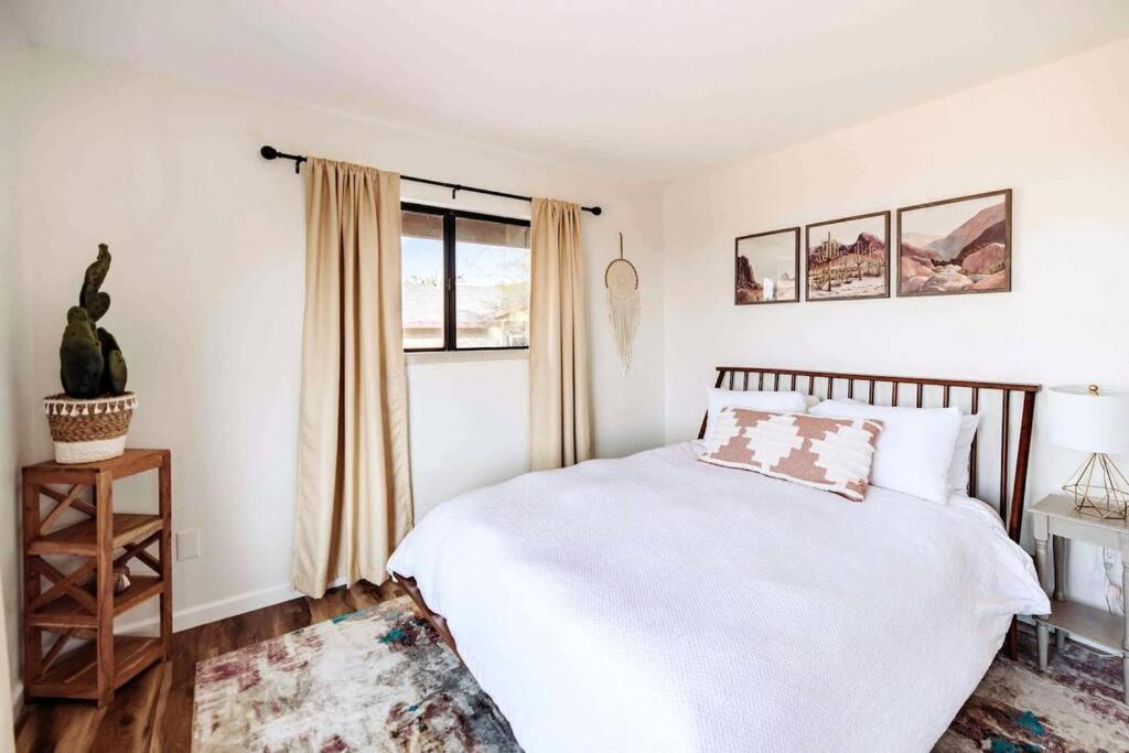Cozy Rustic Minutes To Nat'l Park * Joshua Tree